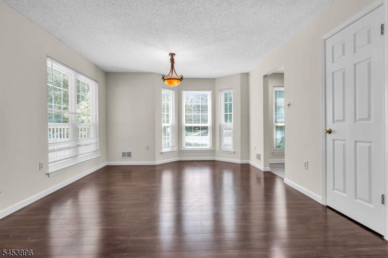 10 Brighton Way Property Photo 6