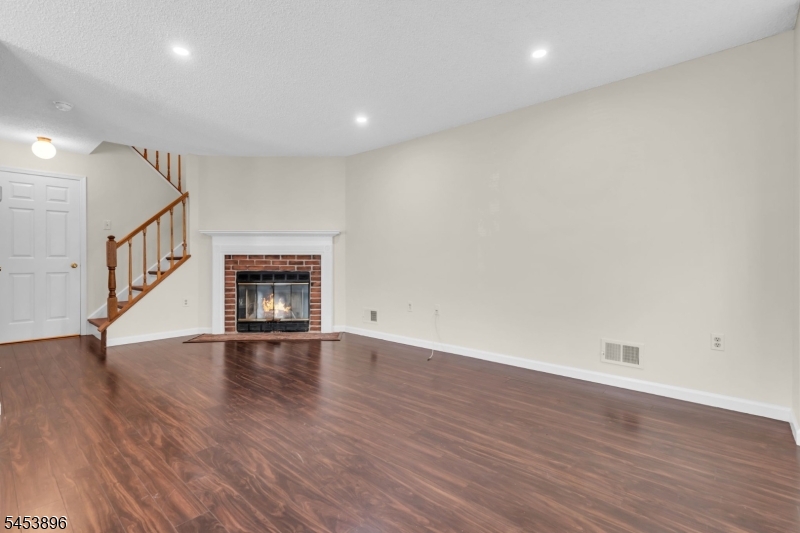 10 Brighton Way Property Photo 9