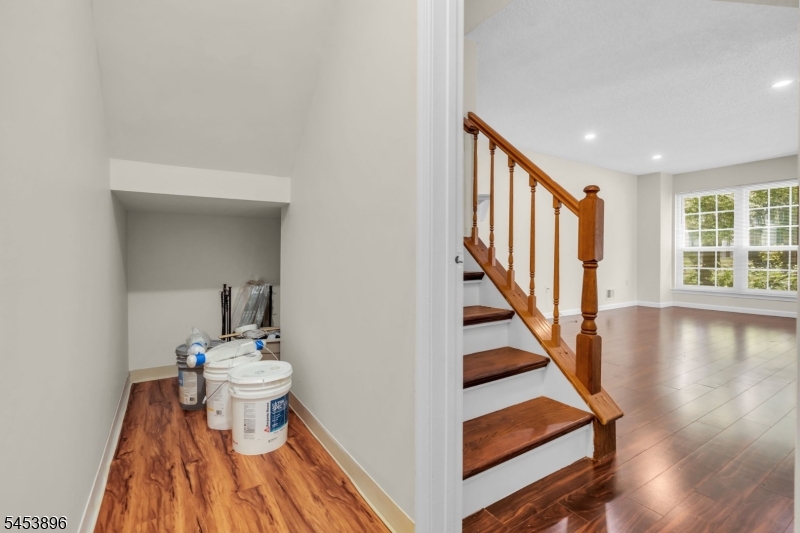 10 Brighton Way Property Photo 16