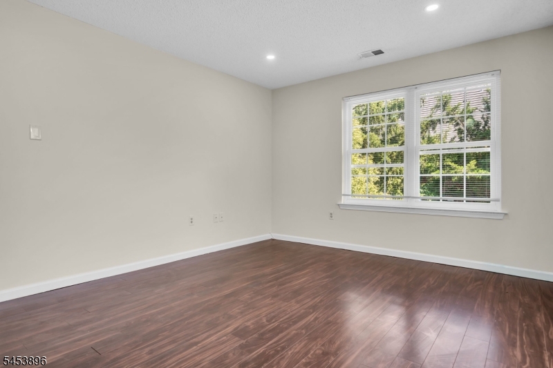 10 Brighton Way Property Photo 20
