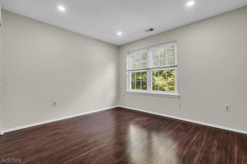 10 Brighton Way Property Photo 21