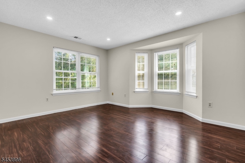 10 Brighton Way Property Photo 22