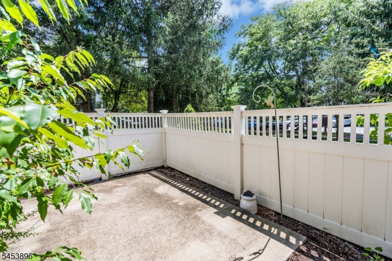 10 Brighton Way Property Photo 32