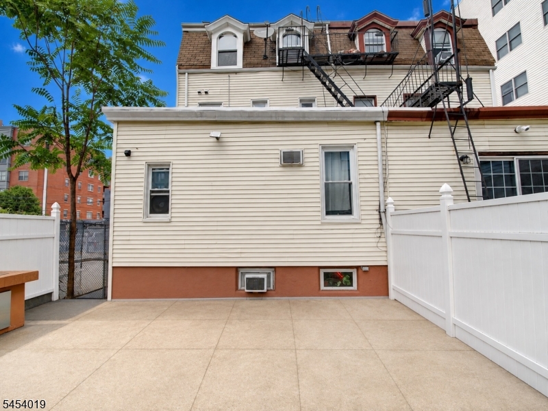 151 Culver Ave 3 Property Photo 4