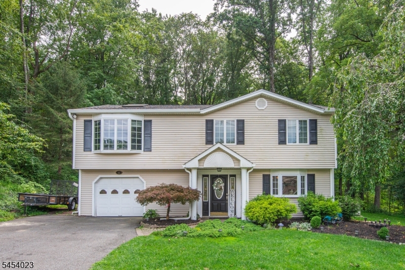 42 Scenic Dr Property Photo 1