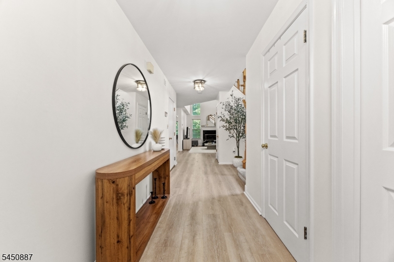 50 Washington Ct Property Photo 2