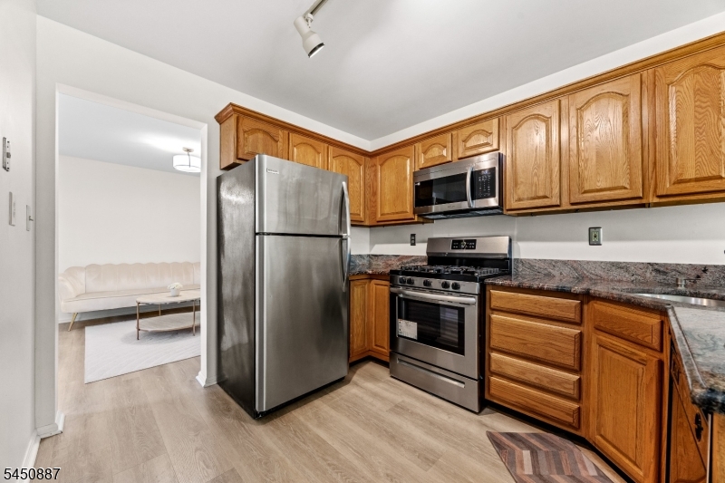 50 Washington Ct Property Photo 11