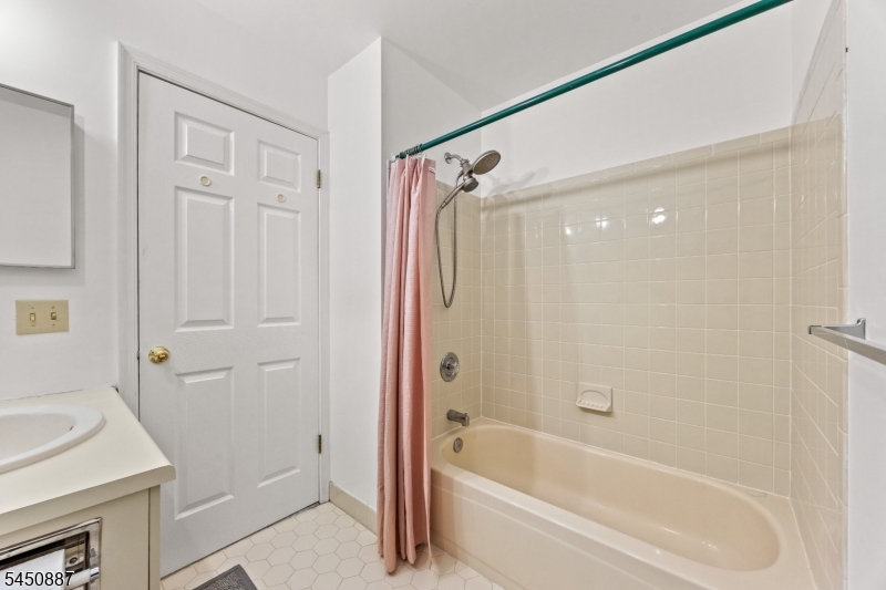50 Washington Ct Property Photo 24