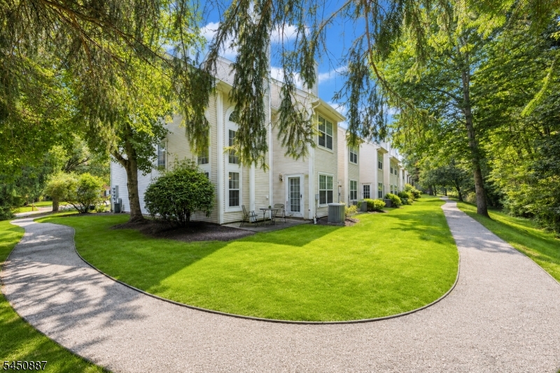 50 Washington Ct Property Photo 26
