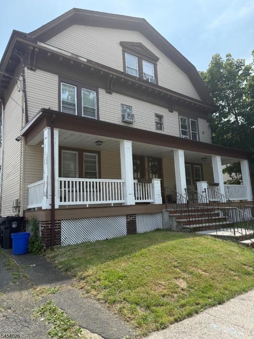 24 Montrose St Property Photo 1