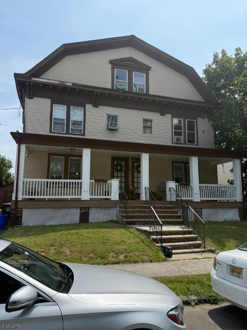 24 Montrose St Property Photo 2