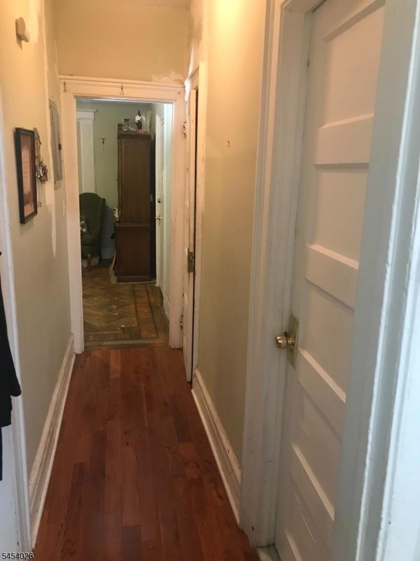 24 Montrose St Property Photo 9