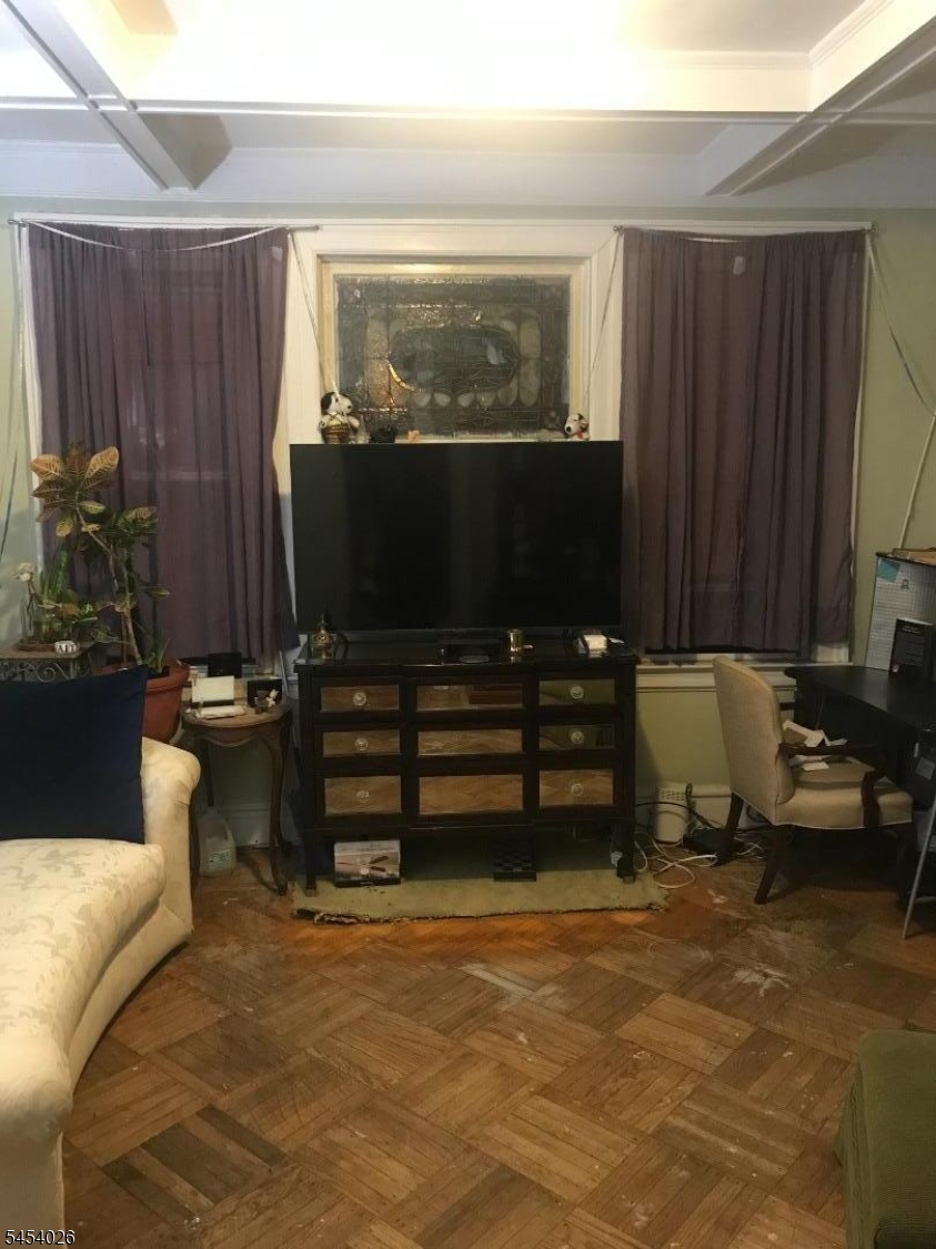 24 Montrose St Property Photo 10