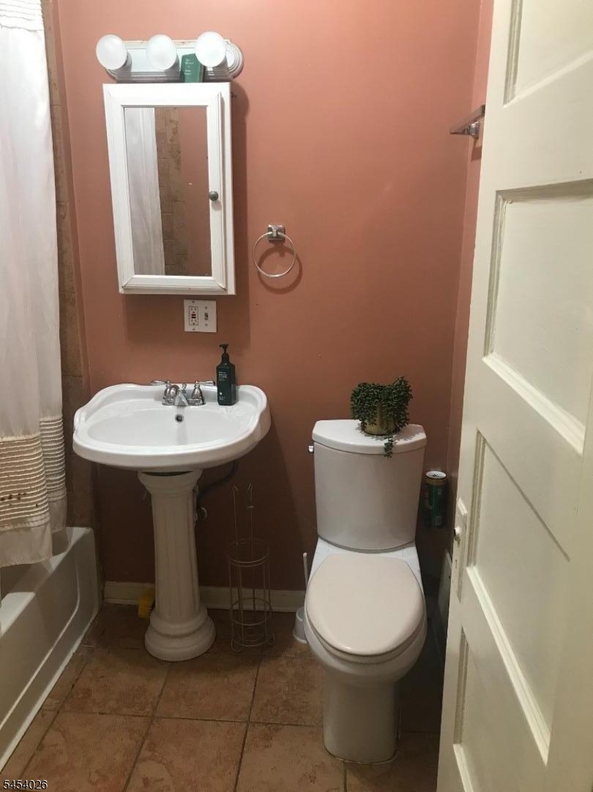24 Montrose St Property Photo 15