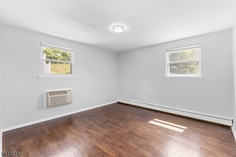 174 Terrace Ave Property Photo 22