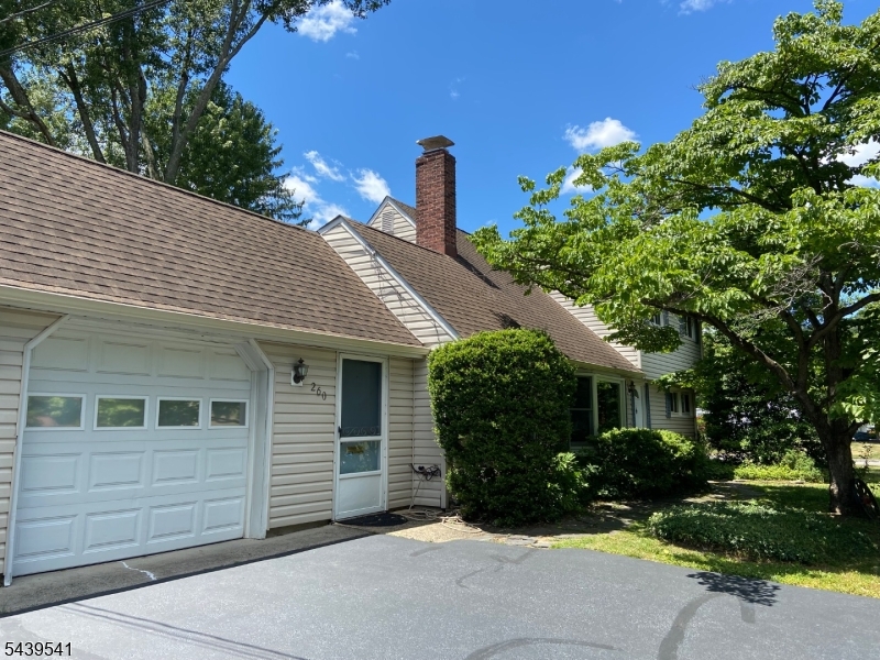260 Nagle St Property Photo 2