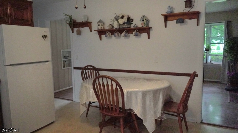 260 Nagle St Property Photo 9