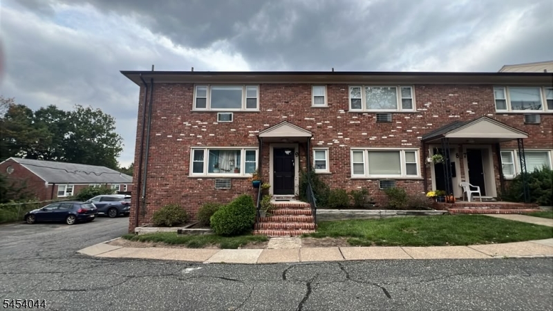 365 Bloomfield Ave Property Photo 1