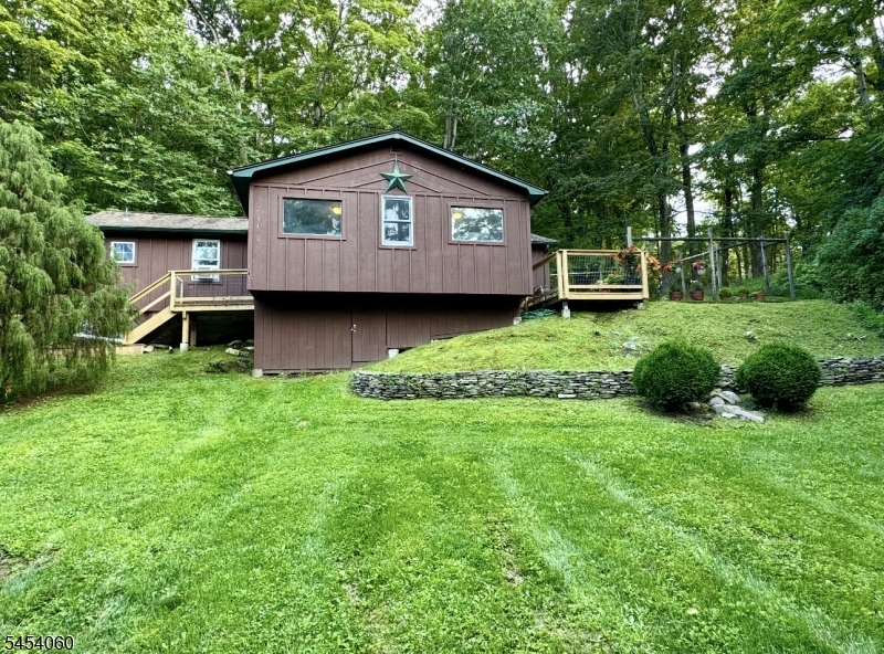20 E Crisman Rd Property Photo 1