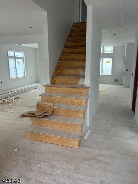312 Lincoln St Property Photo 4