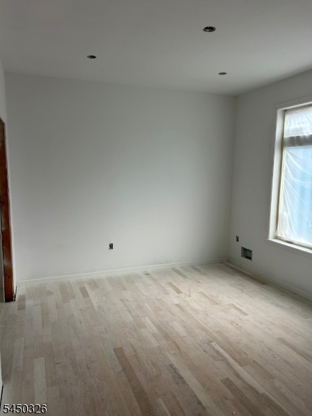 312 Lincoln St Property Photo 8