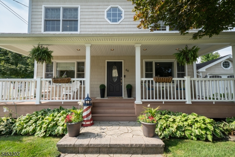 44 First St Property Photo 1