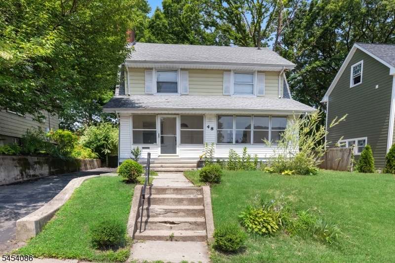 48 Laurel Ave Property Photo 1