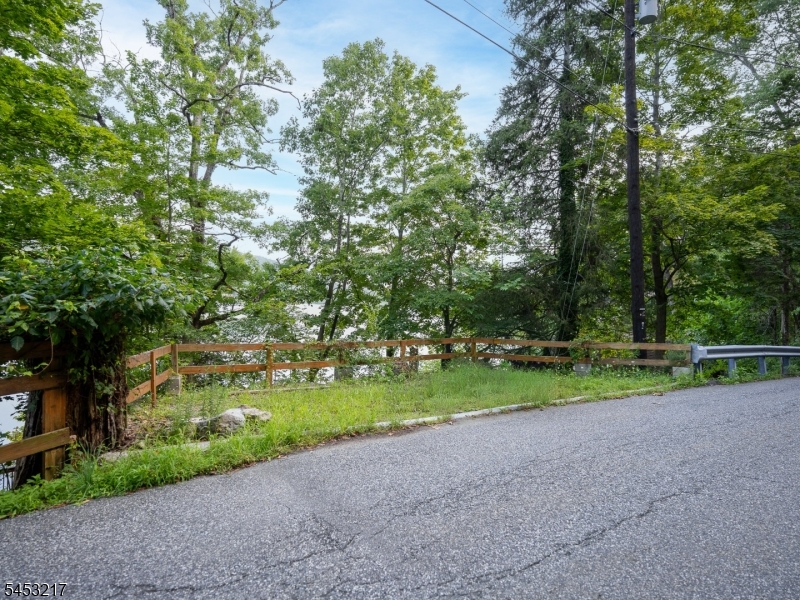 118 Lakeside Dr Property Photo 13