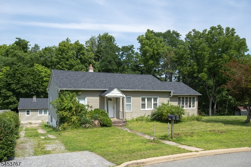 91 Sterling St Property Photo 1