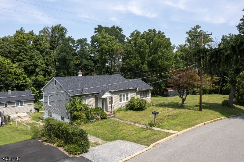 91 Sterling St Property Photo 4