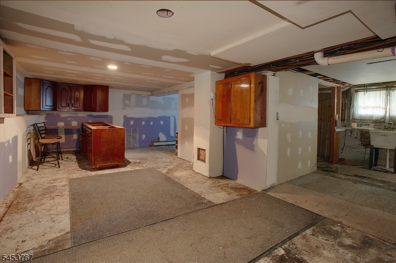 91 Sterling St Property Photo 35
