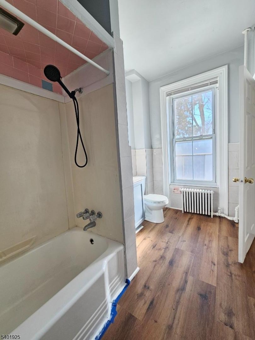 70 Jackson Ave B Property Photo 7