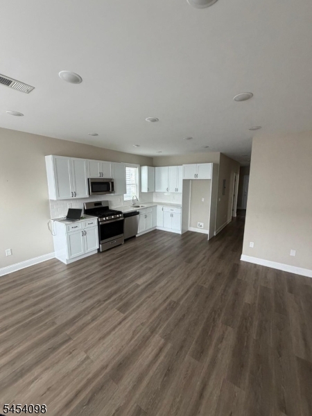 923 Kenneth Ave Property Photo 1