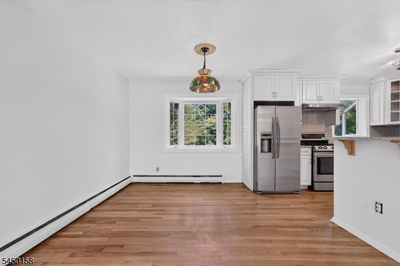 1387 Hamilton St Property Photo 5
