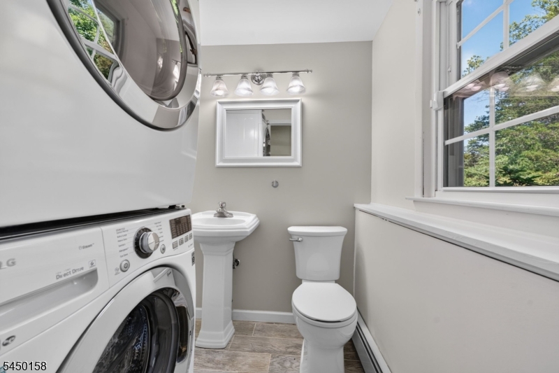 1387 Hamilton St Property Photo 8