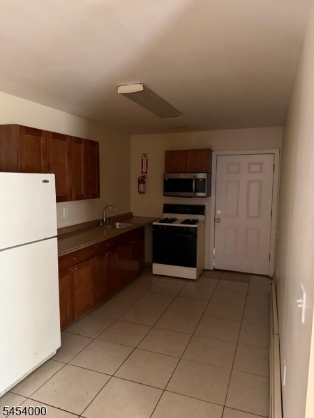 124 Marshall St Property Photo 4