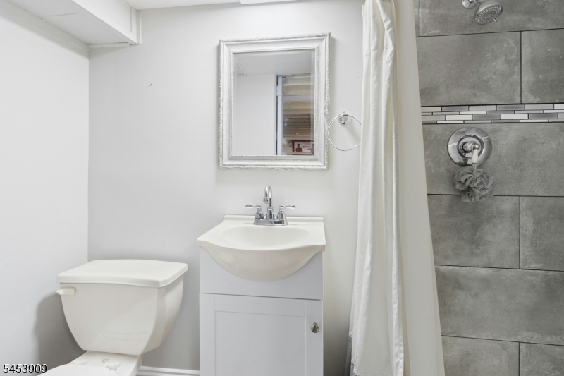 8 Cherokee Road Property Photo 21