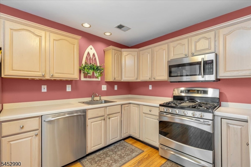 102 Constitution Way 102 Property Photo 14