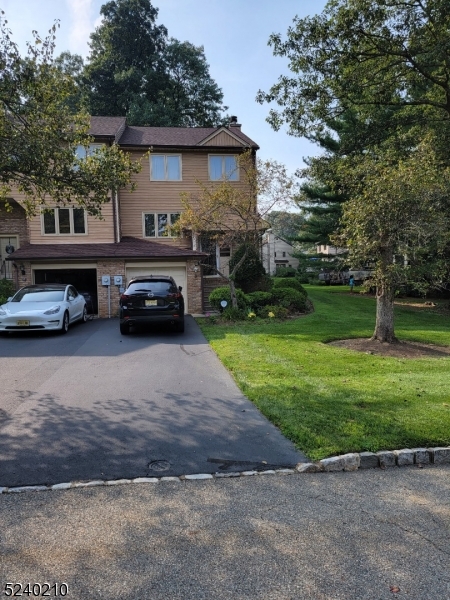 55 Stockton Ct Property Photo 1