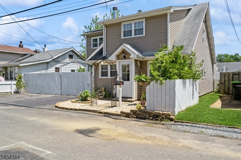 148 Mckinley Ave Property Photo 1