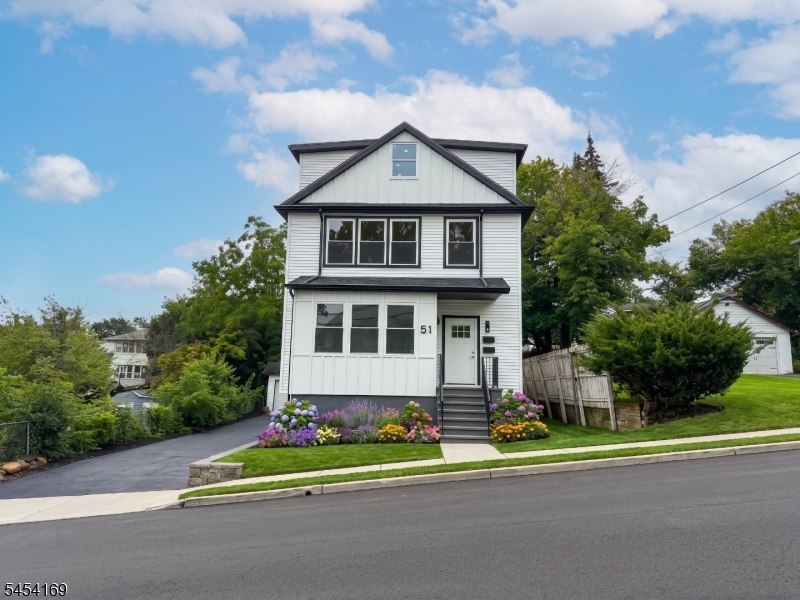 51 John Ryle Ave B Property Photo 1