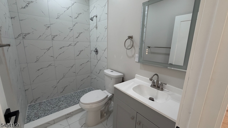 51 John Ryle Ave B Property Photo 8