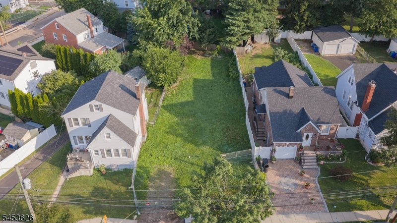 272 Beechwood Ave Property Photo 4