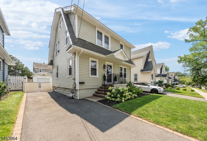 129 Demarest Ave Property Photo 4