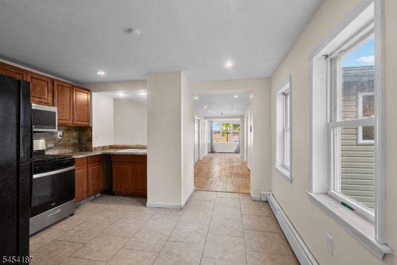 229 Parkinson Ave Property Photo 8