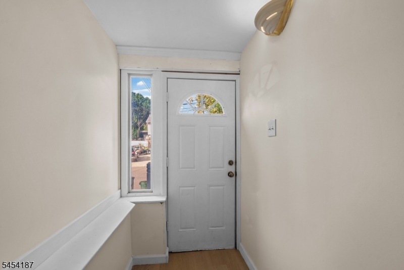 229 Parkinson Ave Property Photo 12