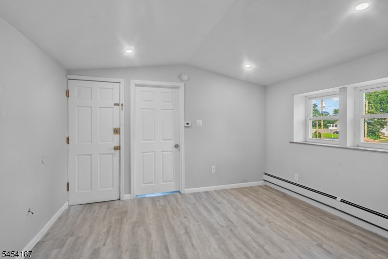 229 Parkinson Ave Property Photo 26