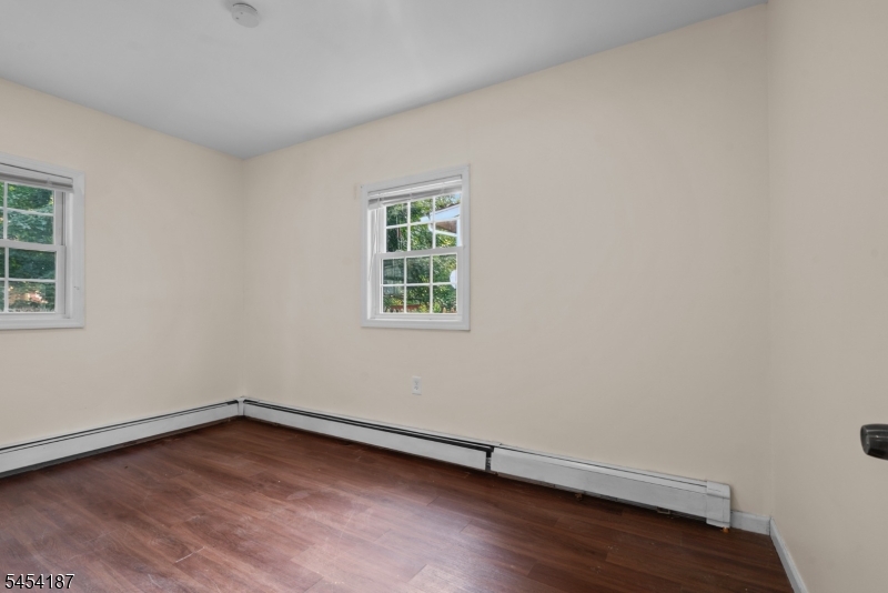 229 Parkinson Ave Property Photo 32