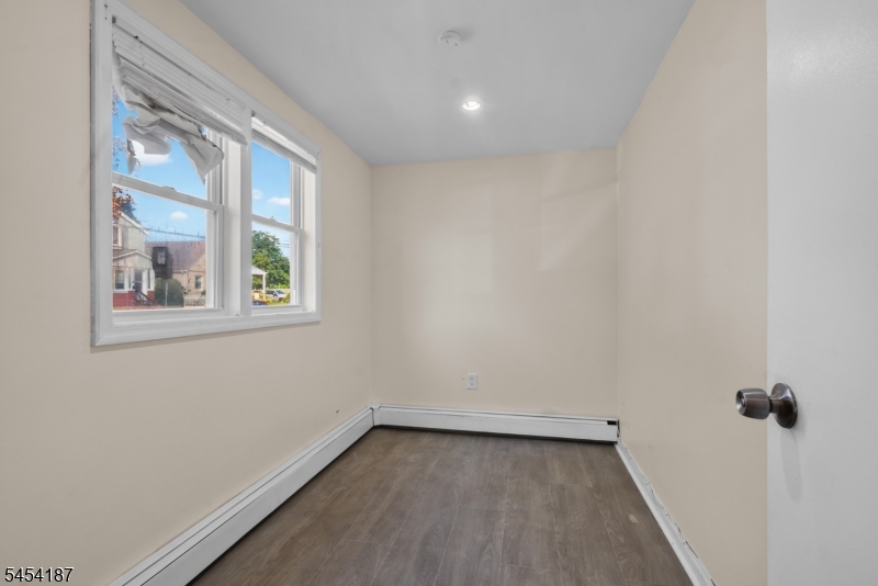 229 Parkinson Ave Property Photo 33