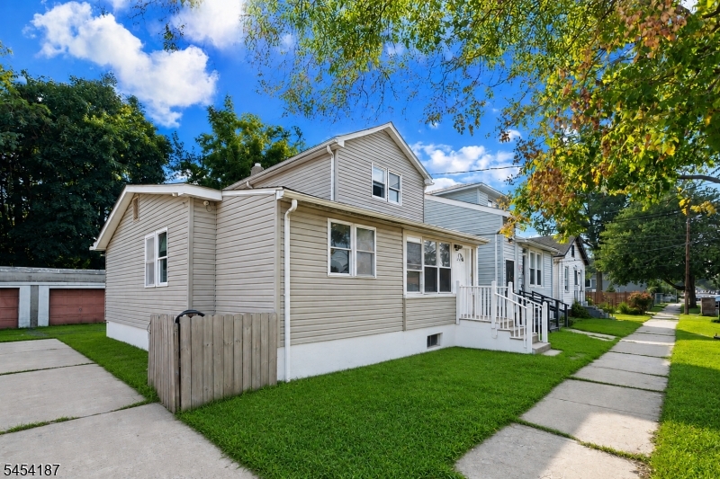 229 Parkinson Ave Property Photo 37
